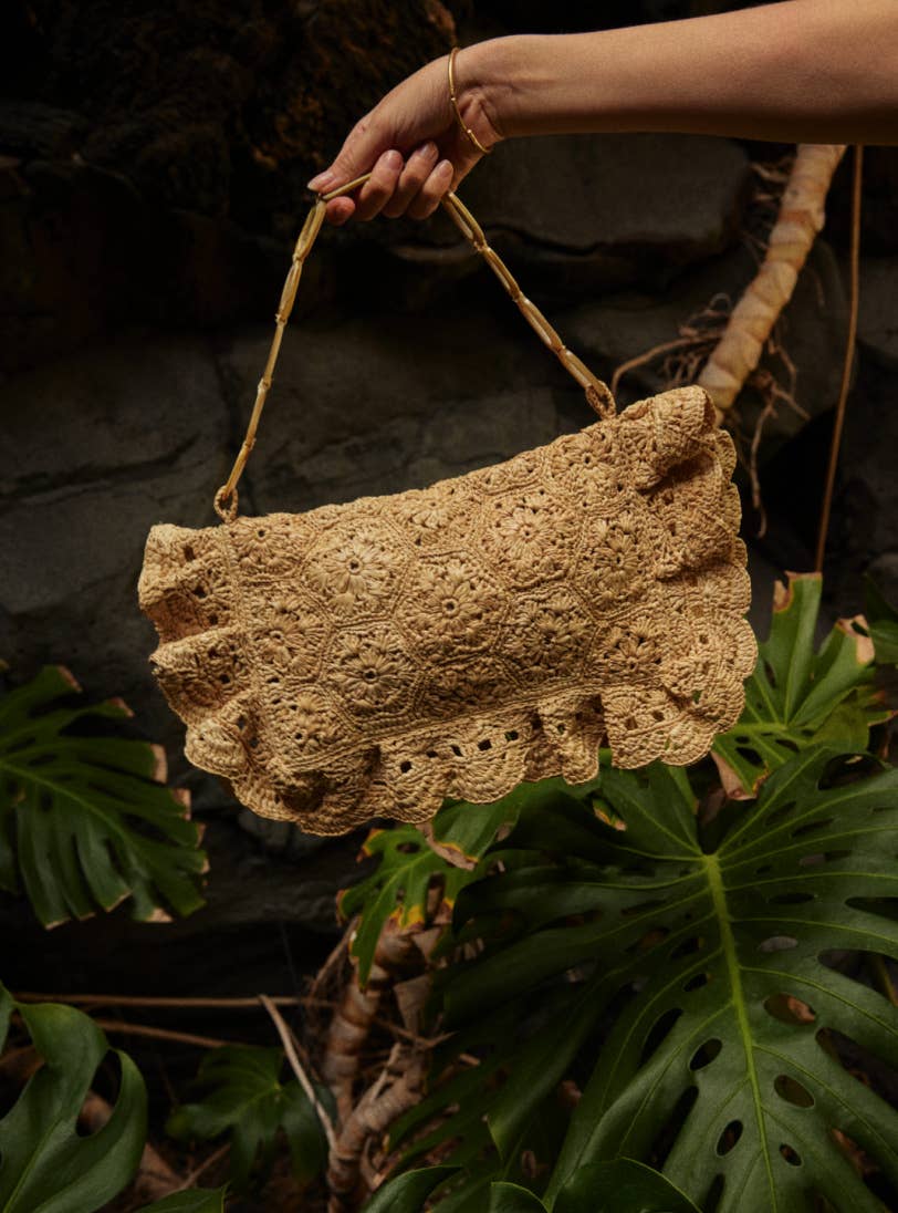Hanaé raffia pouch